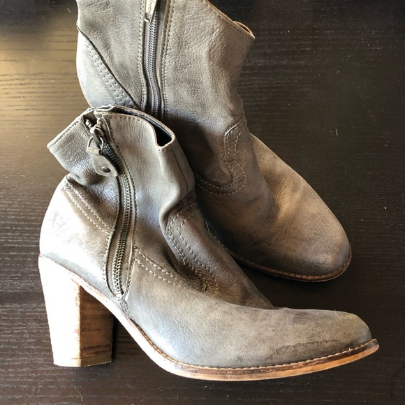 Rebels Stomp western style ankle boot greyish olive color leather wood heel 9 - Picture 1 of 10